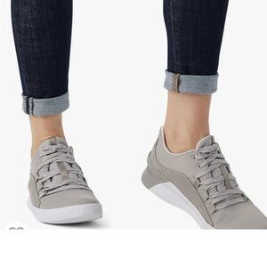 EUC Sorel Women's Out N About Sneaker Sz 7.5 (fit like an 8)waterproof suede